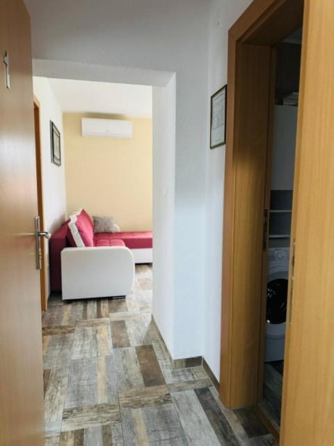 Apartments Paradise Licko Petrovo Selo Exterior foto